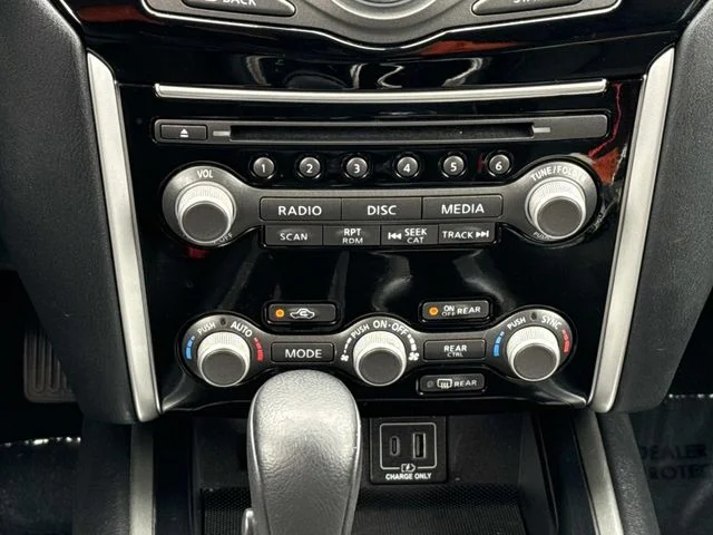 Used 2020 Blue Nissan SV image 18