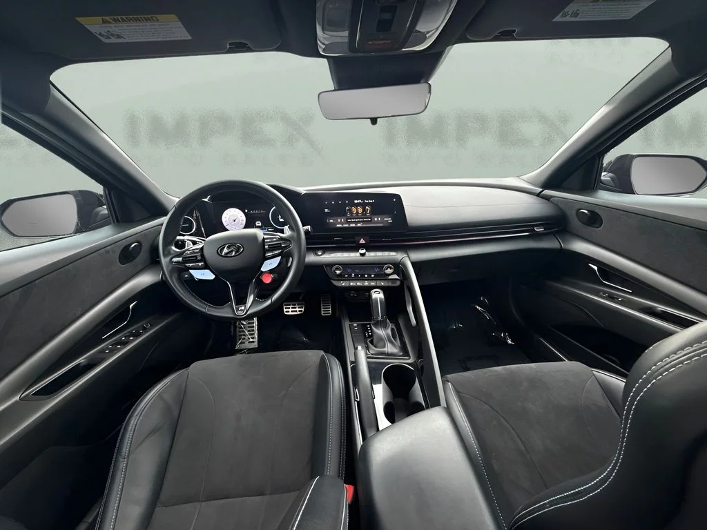 Used 2022 Black Hyundai Base image 8