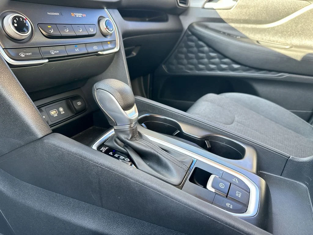 Used 2020 Brown Hyundai SE image 7