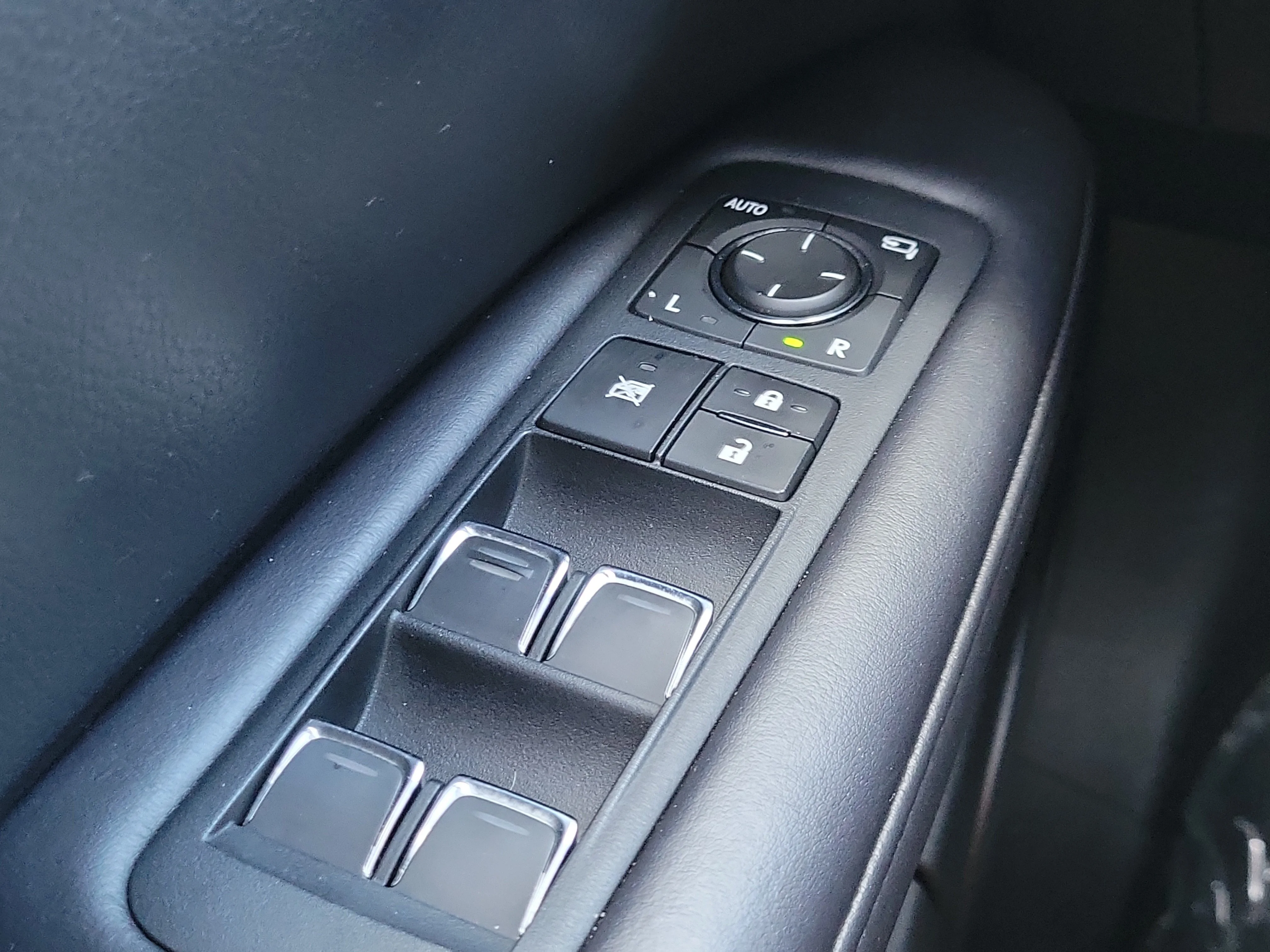 Used 2020 White Pearl Lexus RX 350 image 28