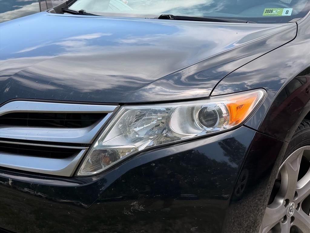 Used 2013 Black Toyota LE image 5