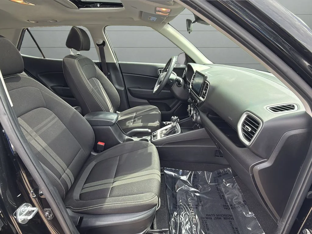 Used 2024 Black Hyundai SEL image 13