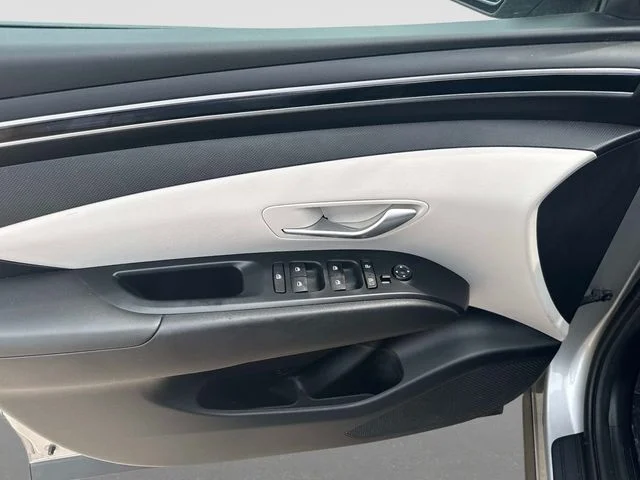 Used 2024 Silver Hyundai SEL image 11