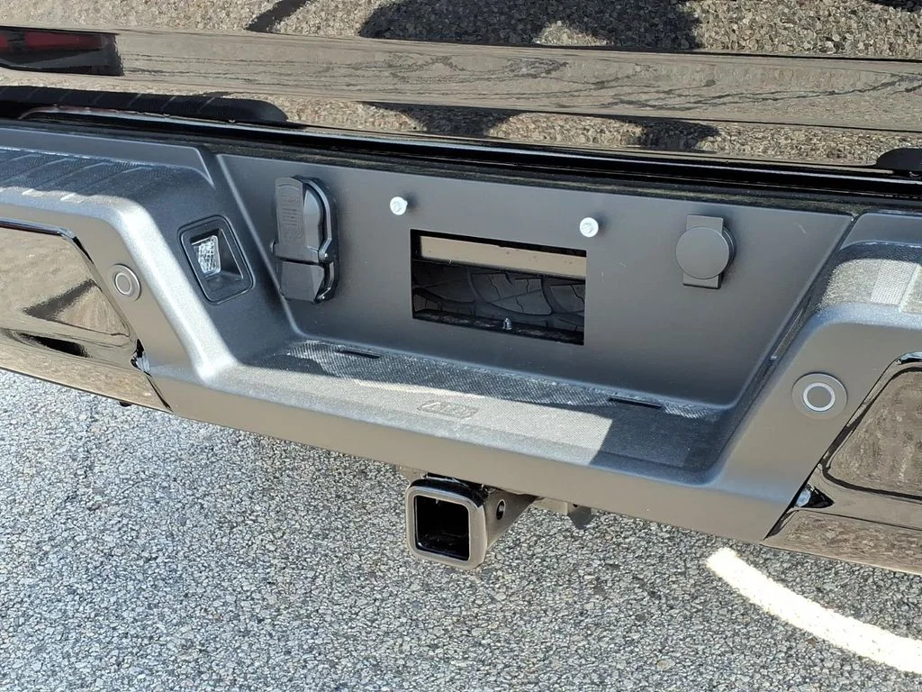 New 2026 Agate Black Metallic Ford XLT image 6