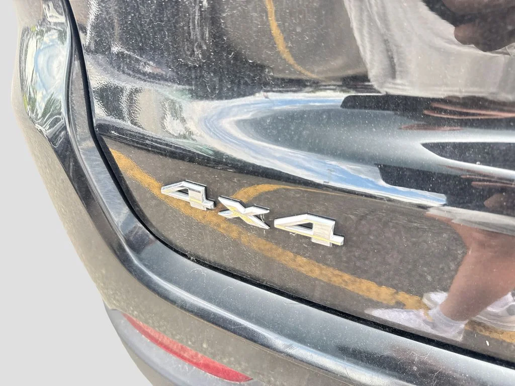 Used 2020 Black Jeep Latitude image 11