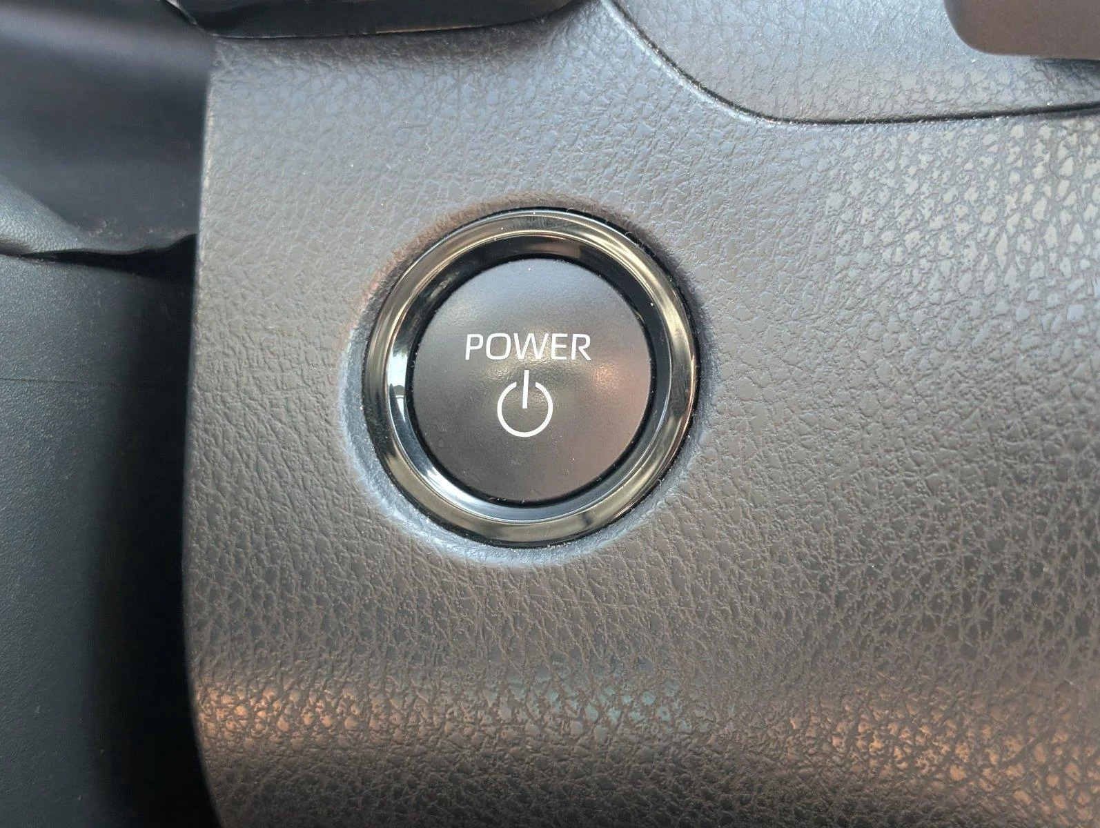 Used 2025 Ice Cap Toyota LE image 26