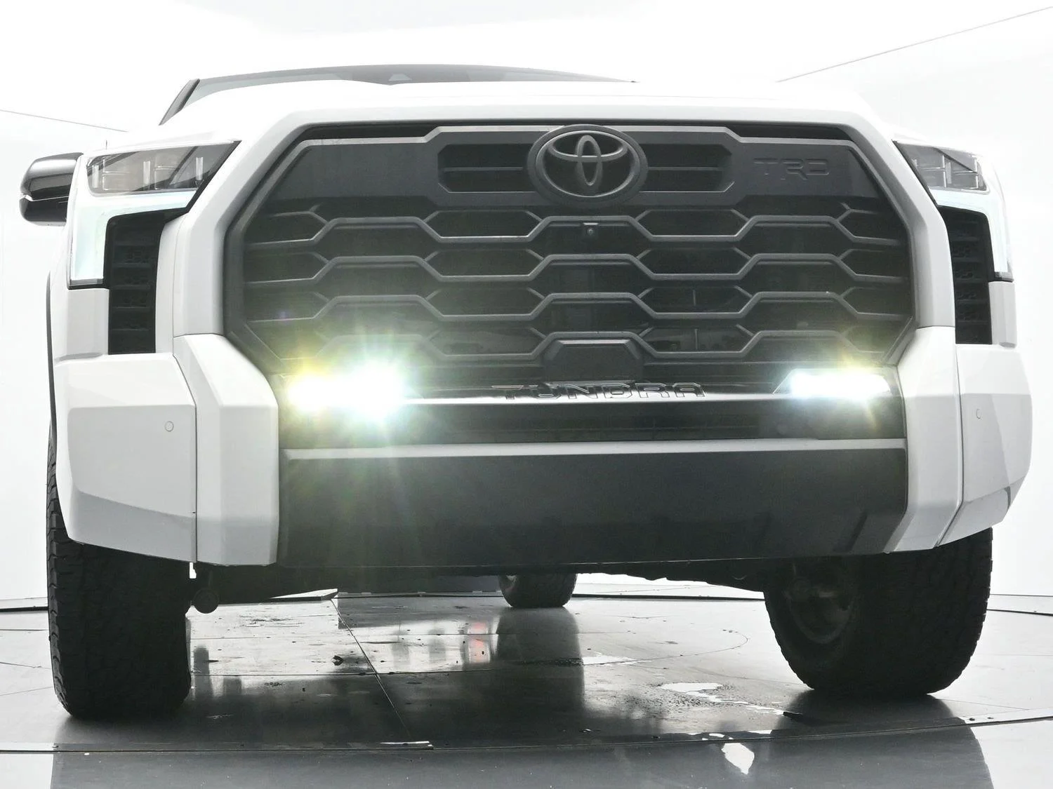 Used 2024 Ice Cap Toyota Limited image 45