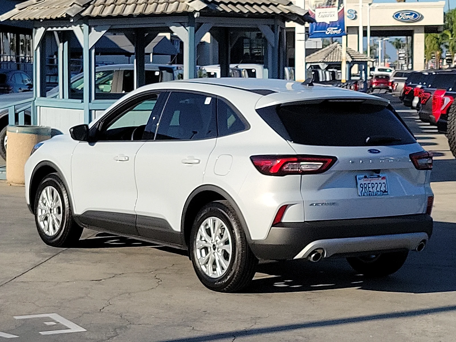 Used 2025 Silver Metallic Ford Active image 3