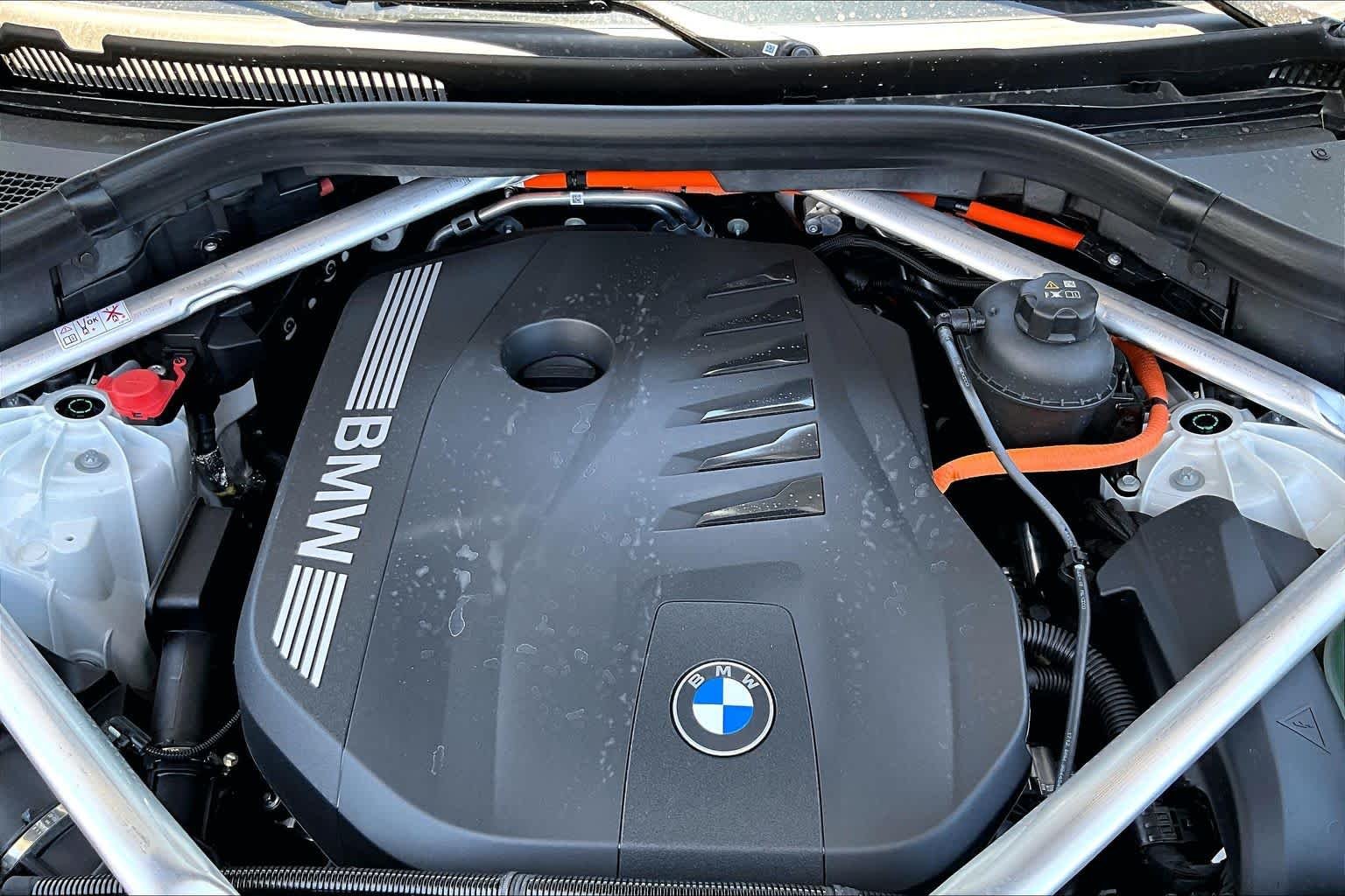 New 2026 Alpine White BMW xDrive50e image 16
