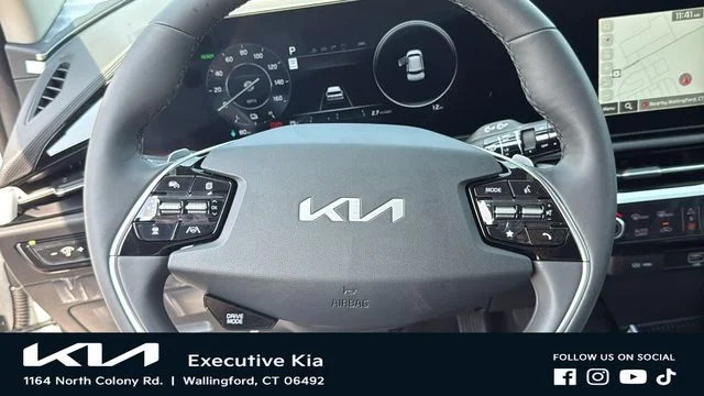 New 2026 White Kia Wind image 12