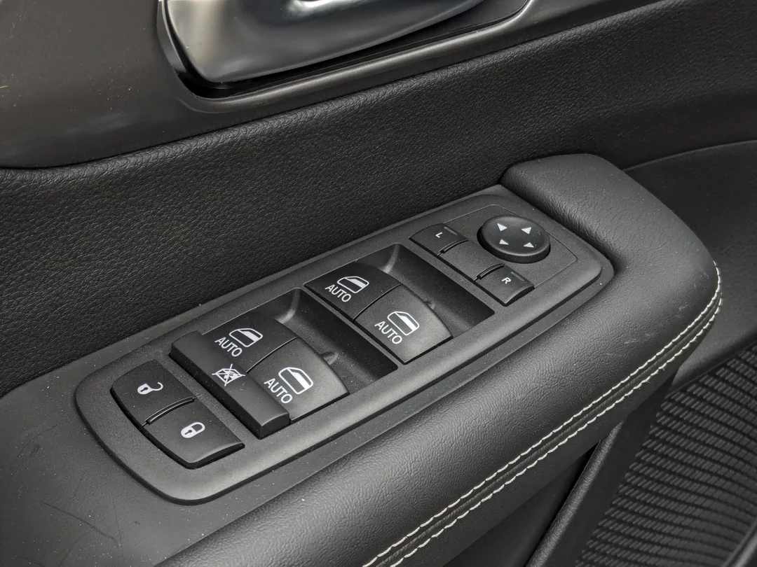 New 2026 Black Chrysler SXT - - FWD - Power Liftgate - Power Sliding Doors - Leather & More! image 13