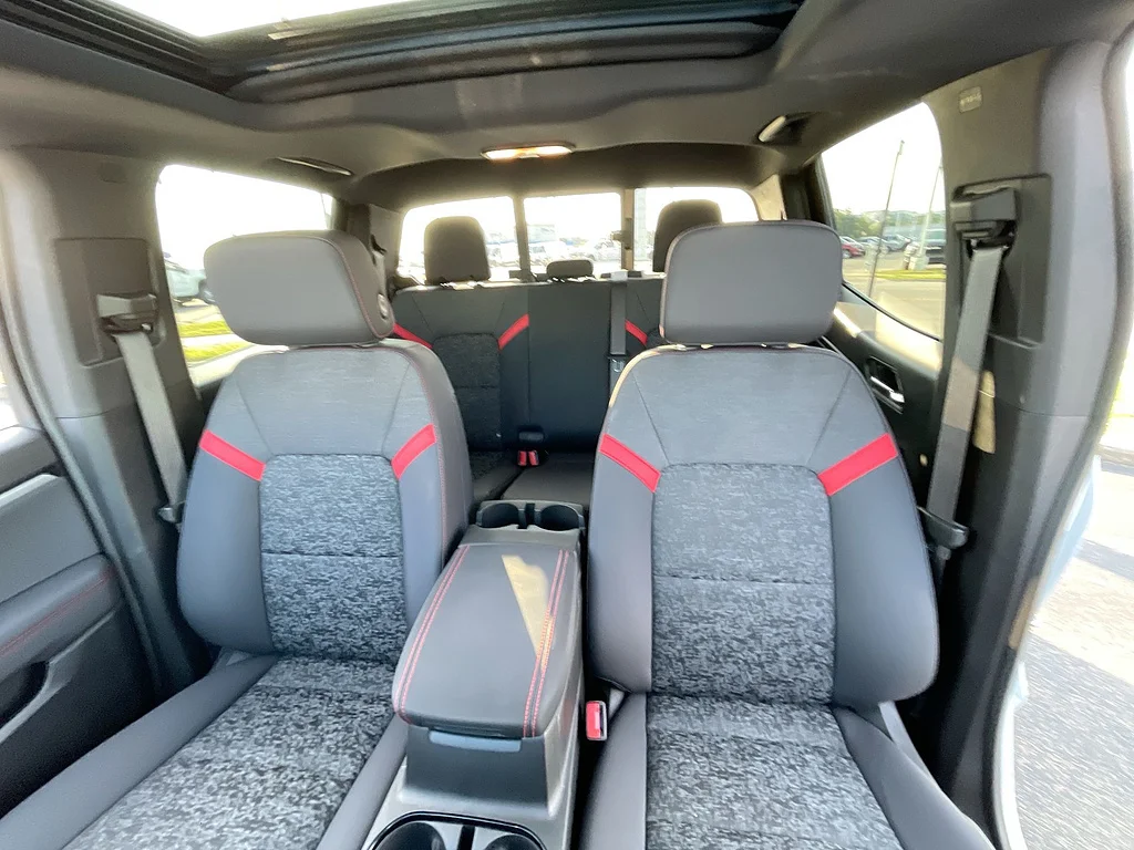 Used 2024 Summit White Chevrolet Z71 image 21