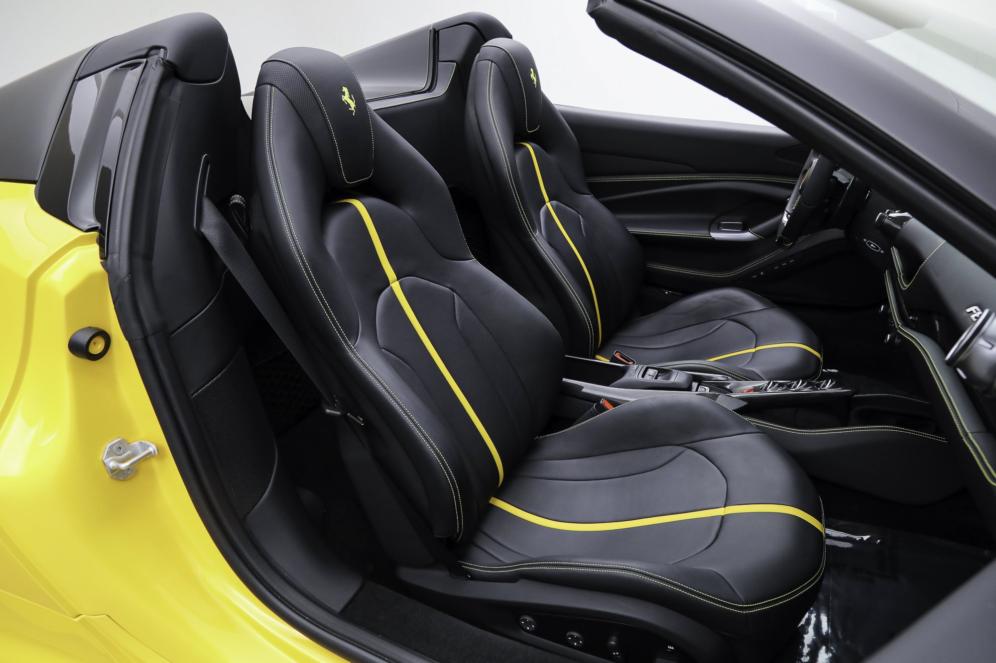 Used 2022 Yellow Ferrari  image 31