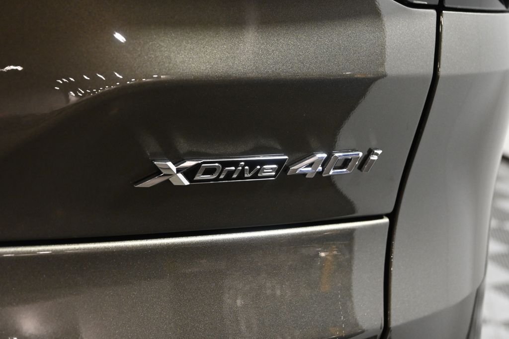 Used 2026 Green BMW xDrive40i image 40
