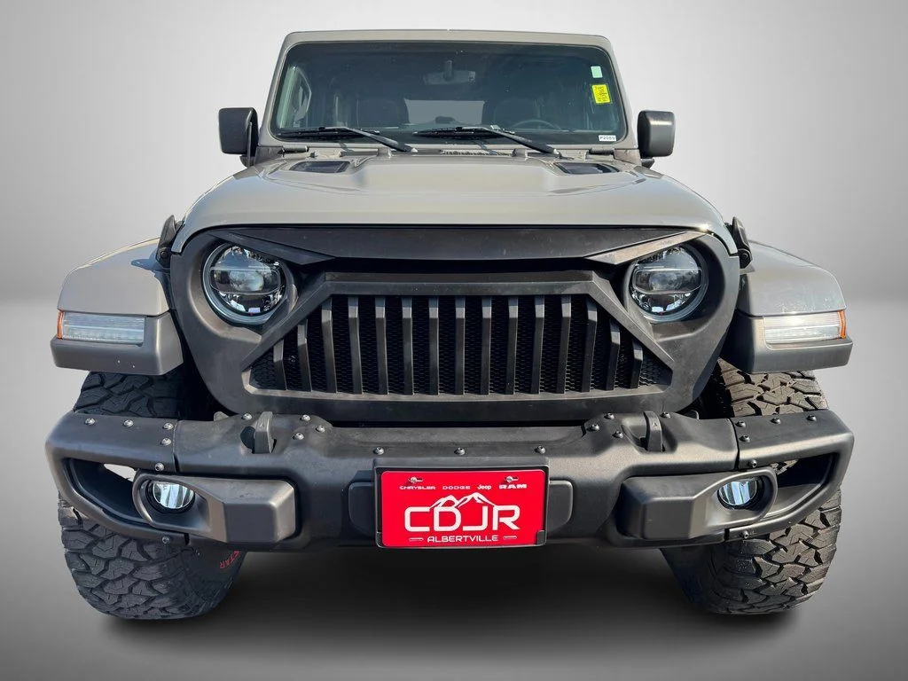Used 2018 Gray Jeep Unlimited Sahara image 10