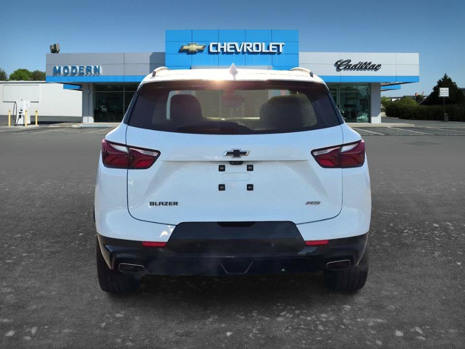 Used 2019 Summit White Chevrolet RS image 4