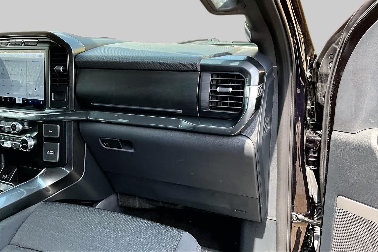 Used 2023 Agate Black Metallic Ford XLT image 19