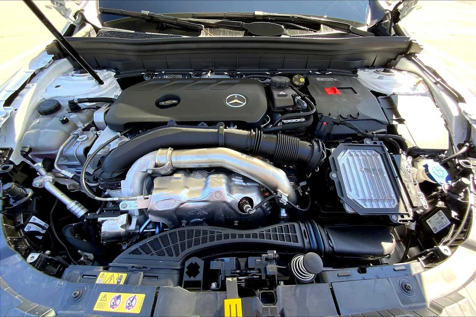 Certified Used 2026 Polar White Mercedes-Benz GLB 250 image 20