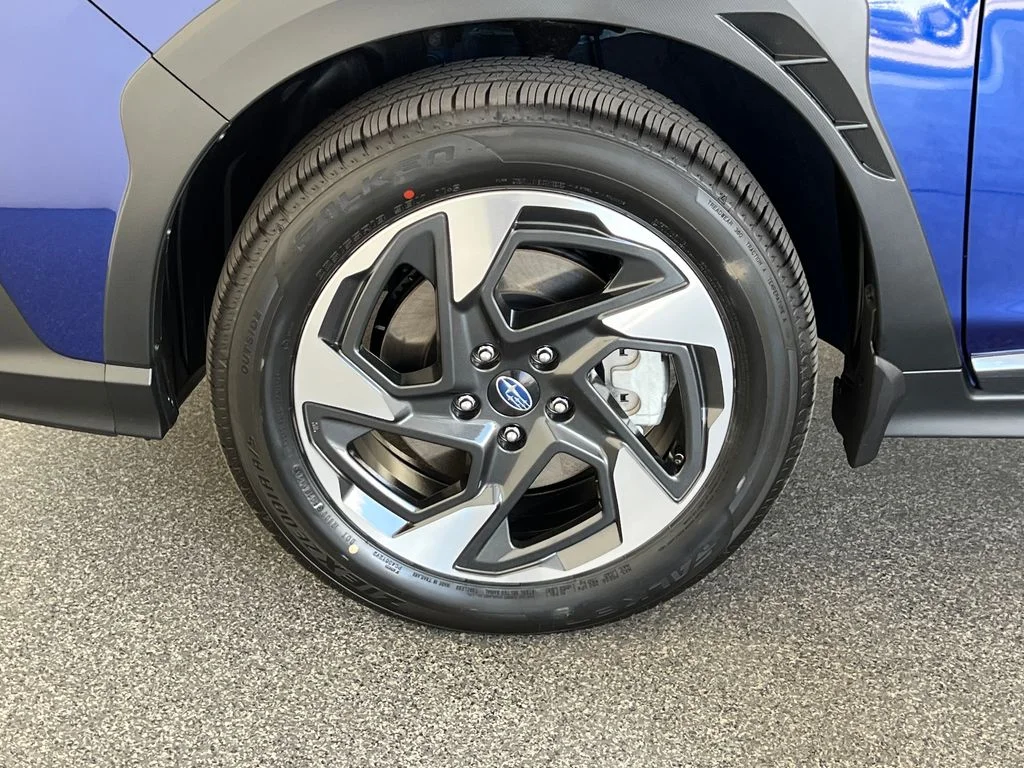 New 2026 SAPPHIRE BLUE PEARL Subaru Limited image 27