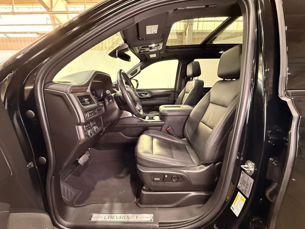 Used 2022 Black Chevrolet Z71 image 17