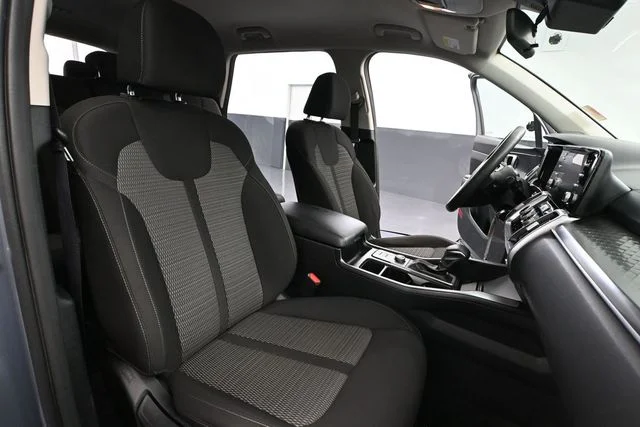2023 Kia Sorento LX - Photo 47