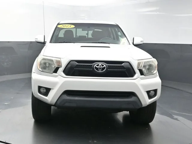Used 2015 White Toyota Base image 2