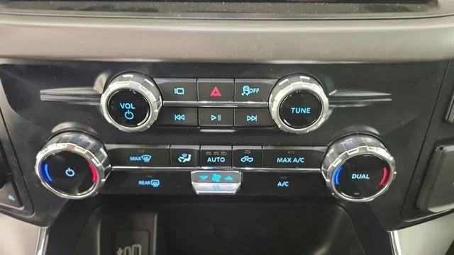 New 2026 Ruby Red Metallic Tinted Clearcoat Ford XLT image 41