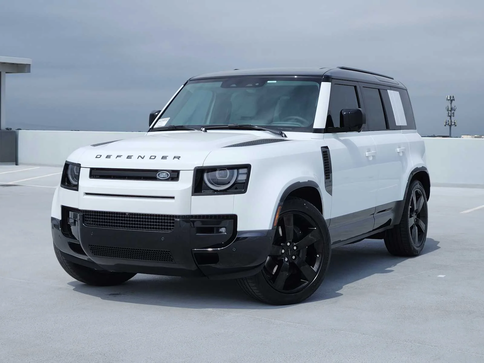2026 Land Rover Defender 110 X-Dynamic SE P400's photo