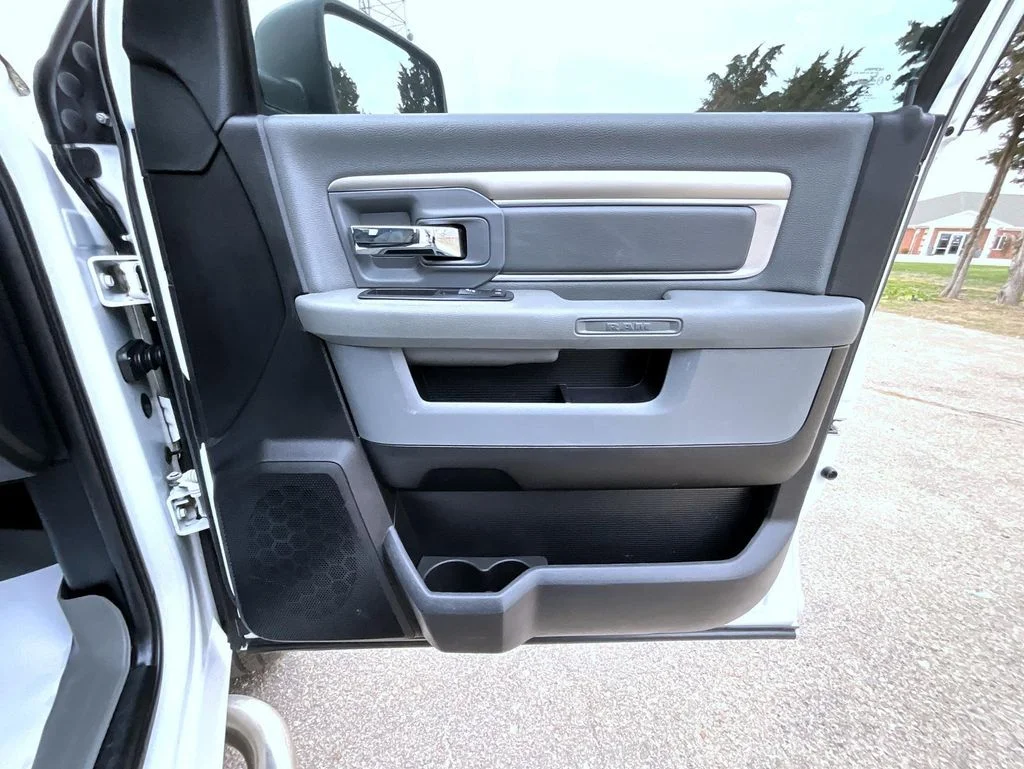 Used 2017 White Ram SLT image 16