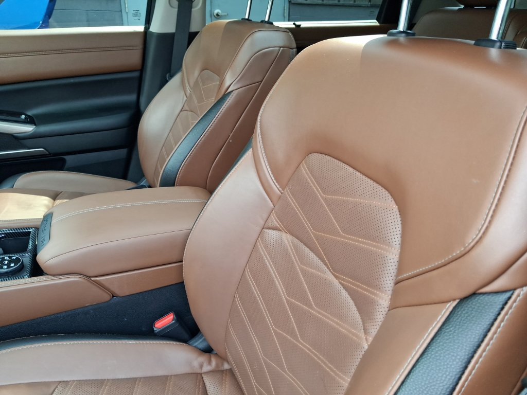 Used 2023 White Nissan Platinum image 15