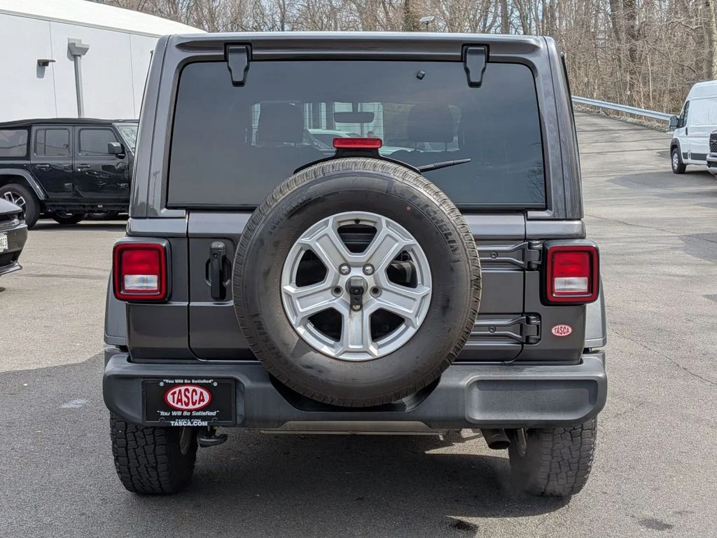 Used 2022 Gray Jeep Unlimited Sport S image 4
