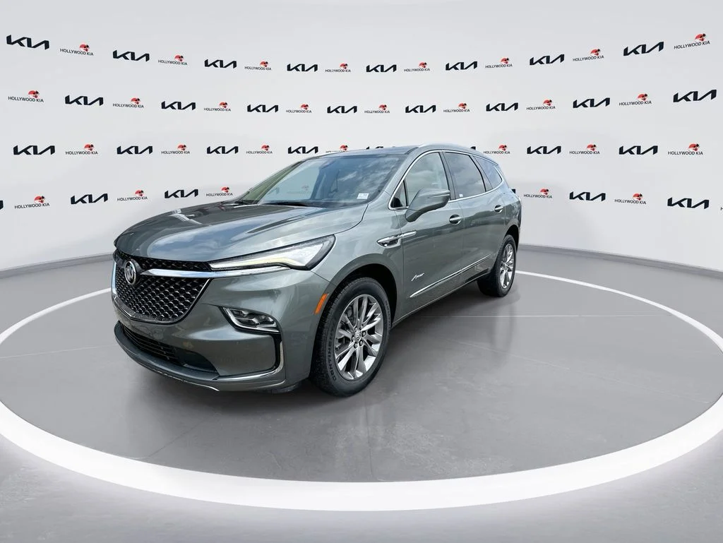 Used 2022 Green Buick Avenir image 4