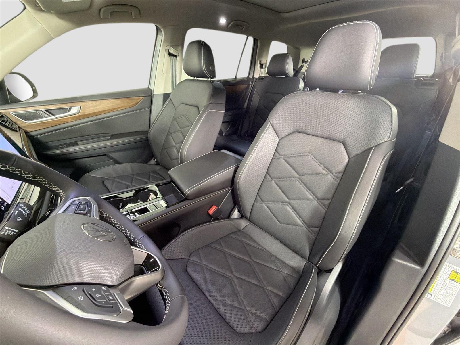New 2026 Silver Mist Metallic Volkswagen 2.0T SE w/Technology image 19
