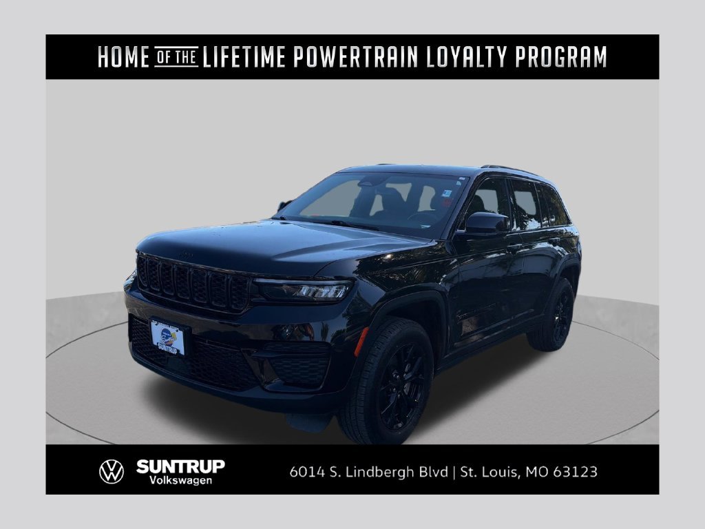 Used 2024 Black Jeep Altitude image 1