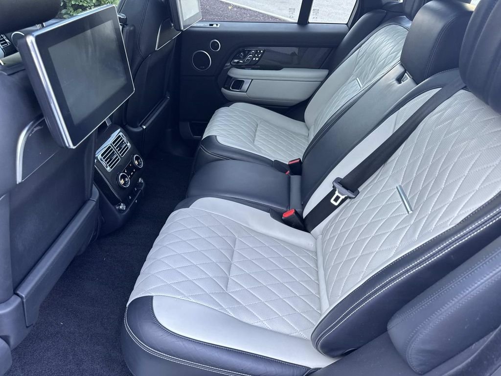 Used 2019 SVO PALETTE WHITE Land Rover SVAutobiography image 16