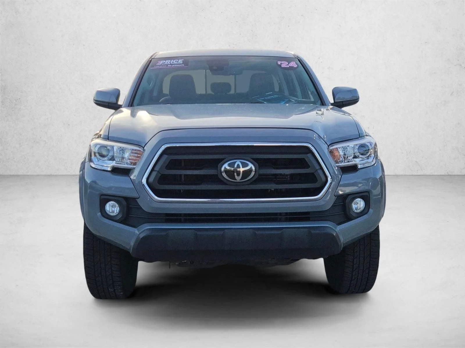 Used 2020 Cement Toyota SR5 image 2