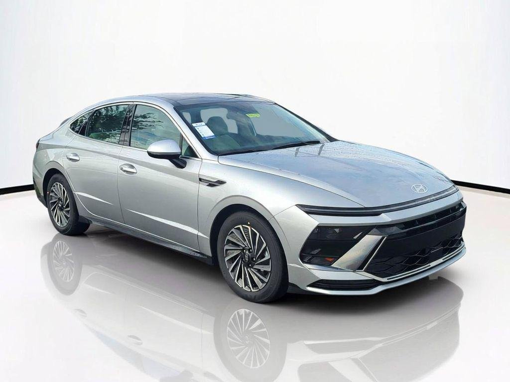 New 2026 Silver Hyundai SEL image 2