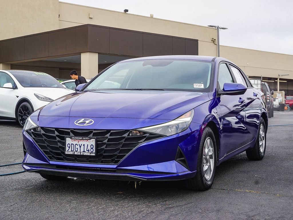 Used 2023 Blue Hyundai SE image 3