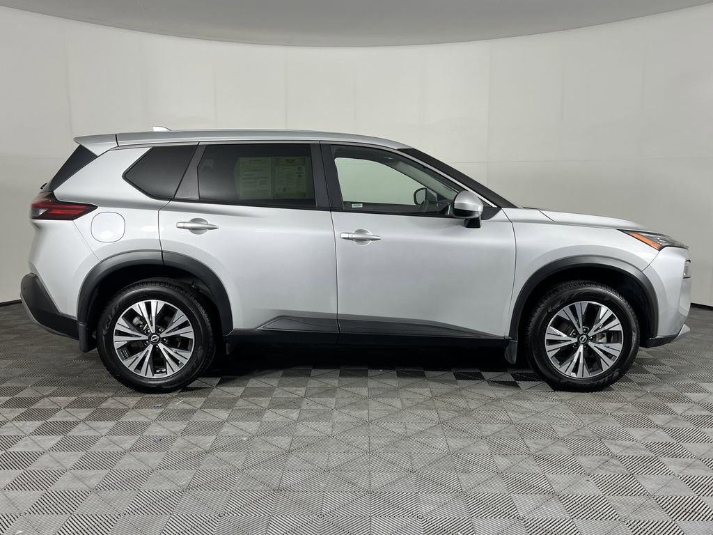 2023 Nissan Rogue SV photo 3