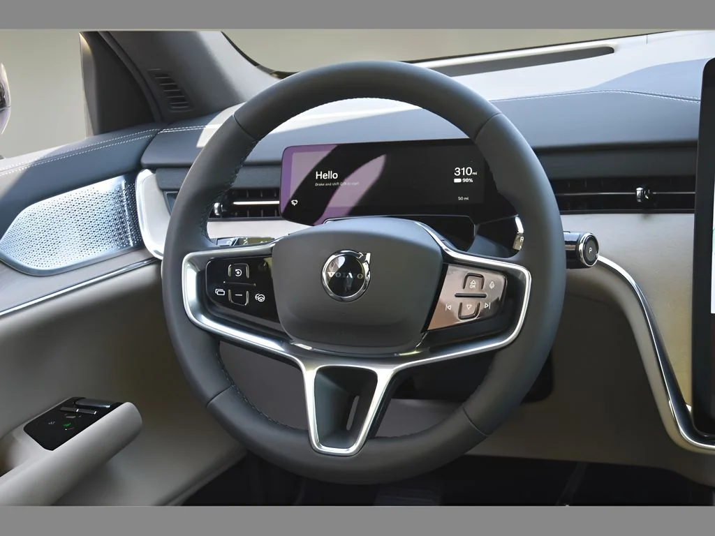 2026 Volvo EX90 Ultra - Photo 16