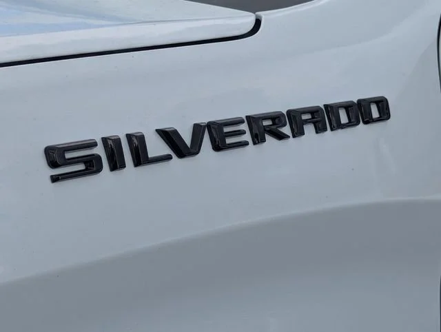 New 2026 Summit White Chevrolet RST image 4