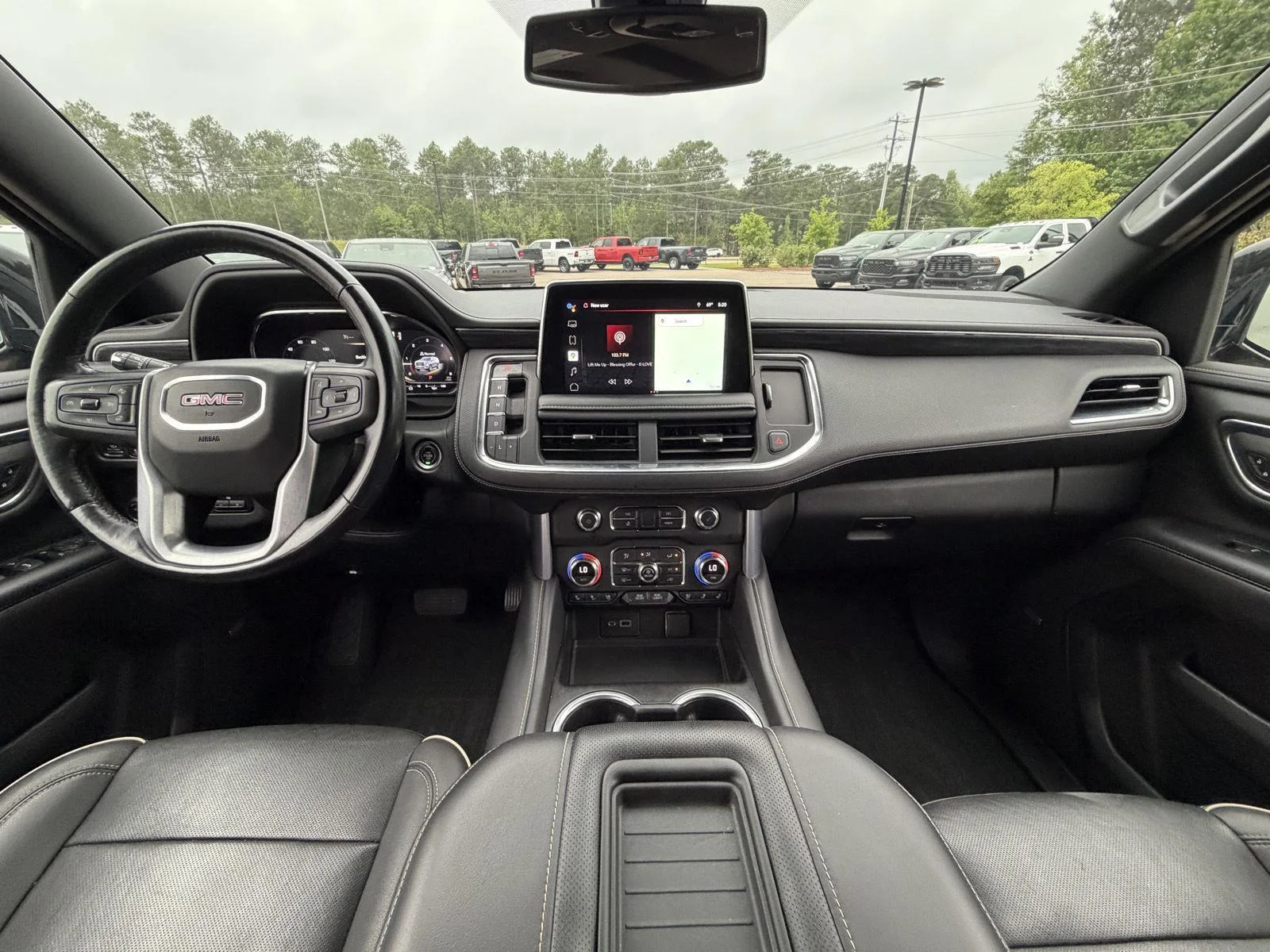 Used 2022 Onyx Black GMC SLT image 7