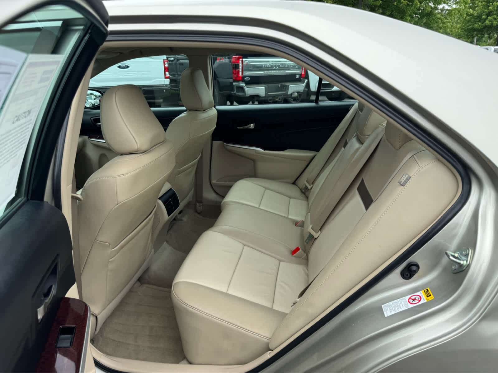 Used 2014 Creme Brulee Mica Toyota XLE image 9
