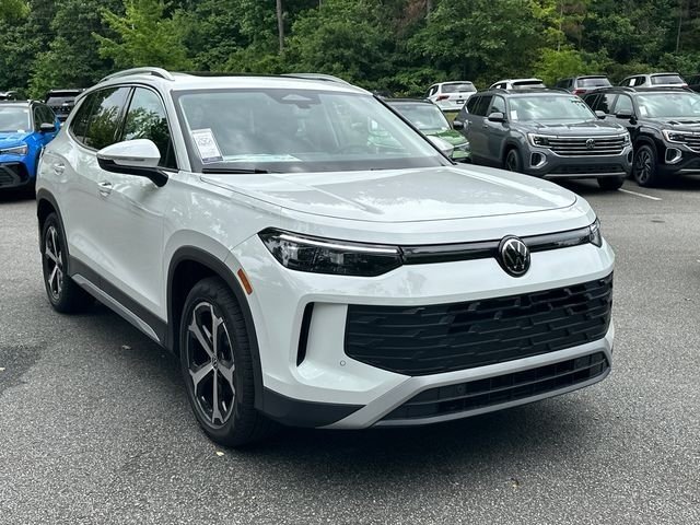 New 2026 Pure White Volkswagen 2.0T SE image 3