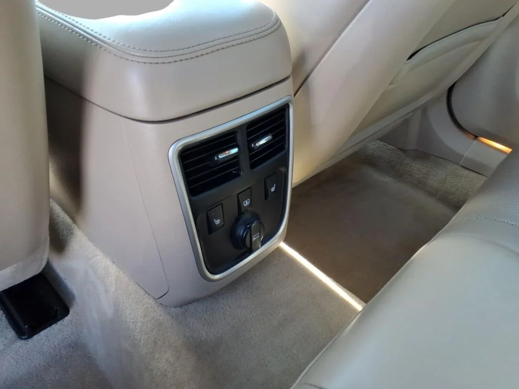 Used 2012 White Chrysler C image 11