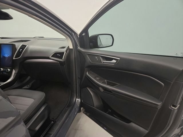 Used 2021 Gray Ford SE image 26