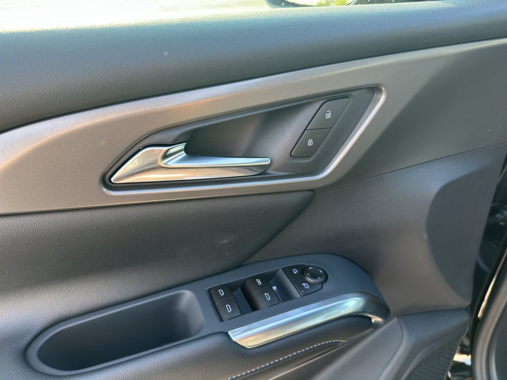 2027 Chevrolet Traverse LT - Photo 25