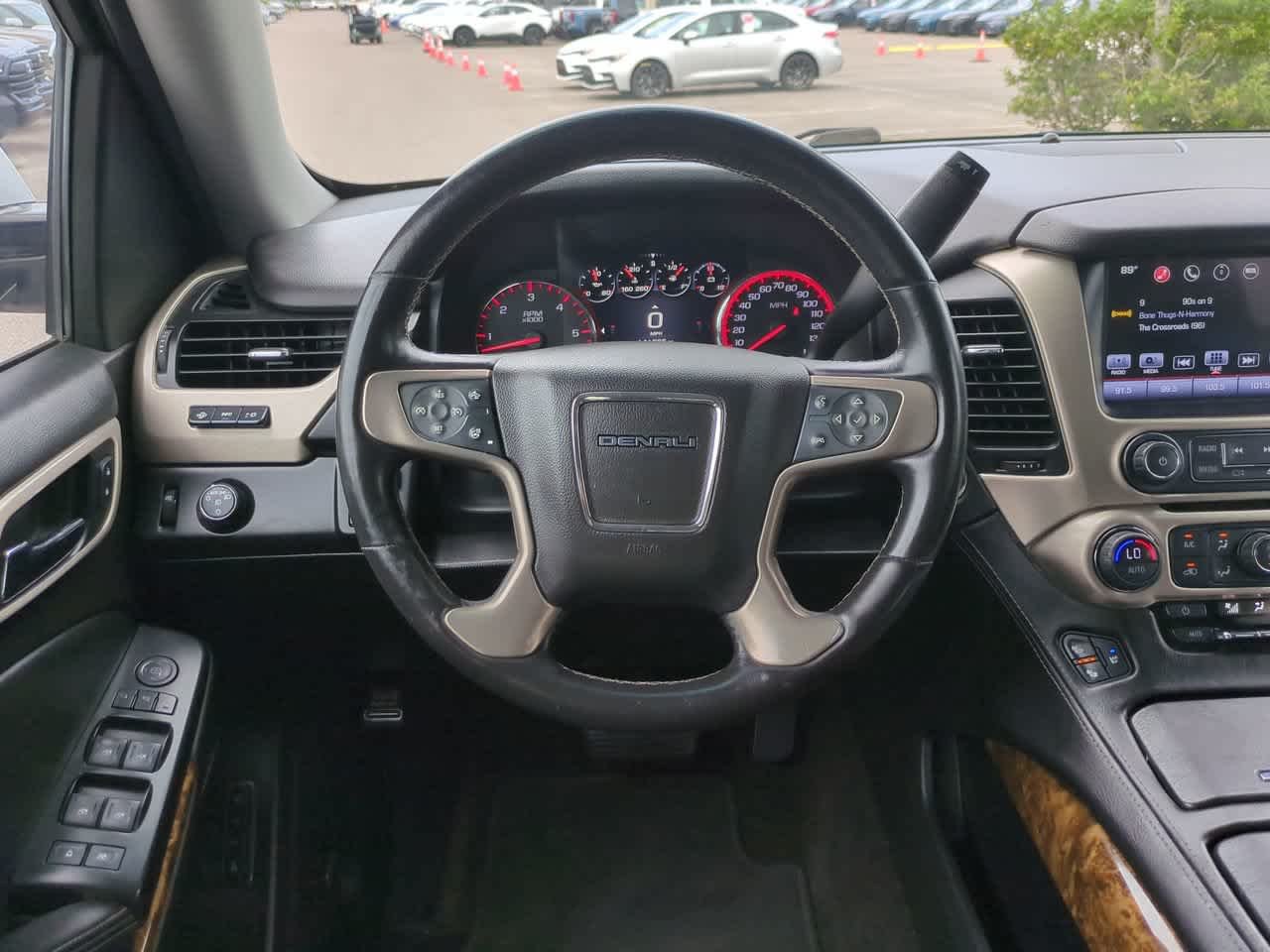 Used 2016 White Frost Tricoat GMC Denali image 16