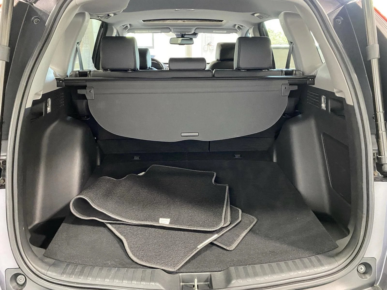Used 2019 Modern Steel Metallic Honda Touring image 18