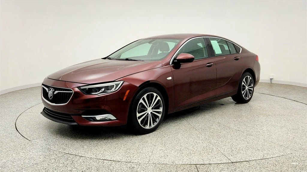 2018 Buick Regal Essence FWD's photo